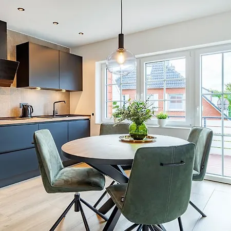 Alina, Frisch Renoviert Mit Balkon!