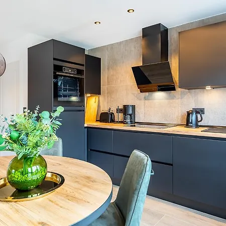 Alina, Frisch Renoviert Mit Balkon! * Greetsiel